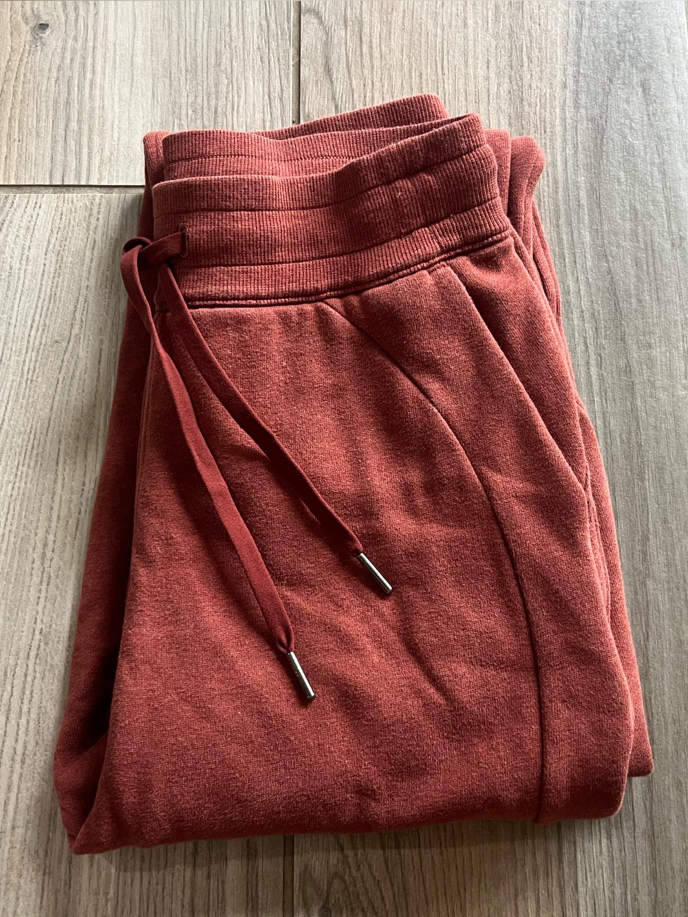 Lululemmon rust colored scuba sweatpants, Size: 2